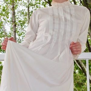 Victorian Era Vintage Collared Chemise